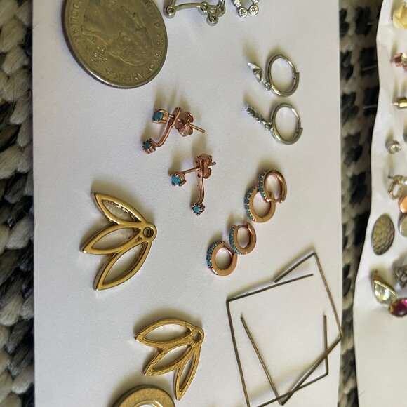 Free earrings with any clothing purchase! - Picture 4 of 10